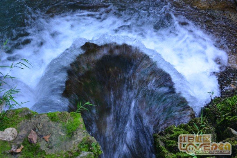夫妻自学“印钞术”，5年在家制造大量假币，出没乡镇使用50余万