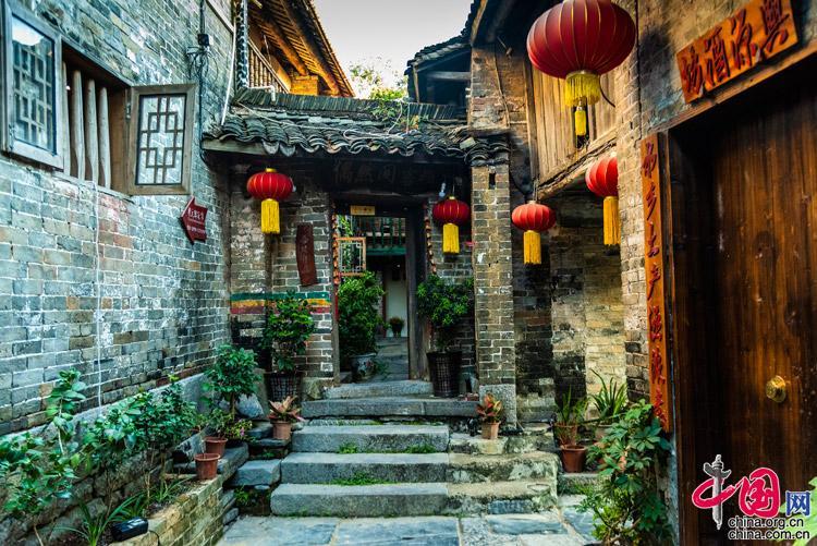 情绪悲观过度,热点板块基金经理怎么看?