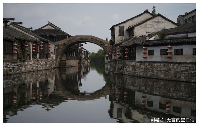 年轻人结了婚都会买钻戒，你觉得有这个必要吗？游戏画面